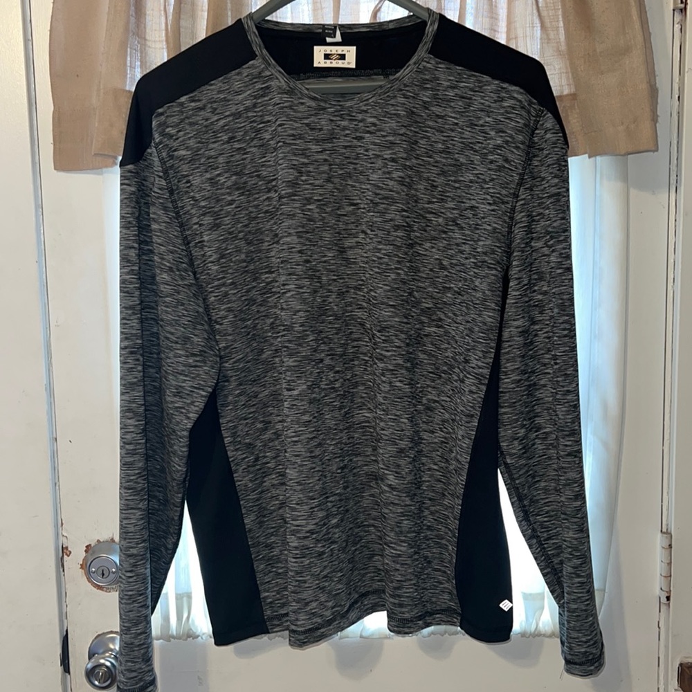 Mens XXL ; brand name : Joseph abboud. It’s from the Mens wearhouse.